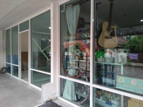 รับออกแบบติดตั้งกระจกอลูมิเนียม ลำสาลี