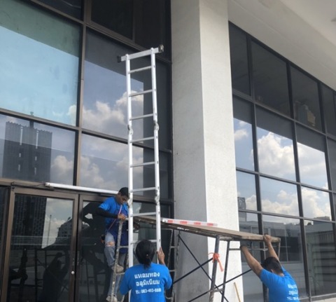 ช่างติดตั้งอลูมิเนียม สีชา ช่างติดตั้งอลูมิเนียม สีชา